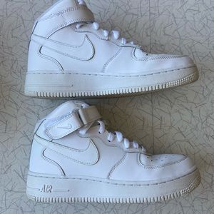 Nike Air Force 1 - Women’s 7.5, Youth 6